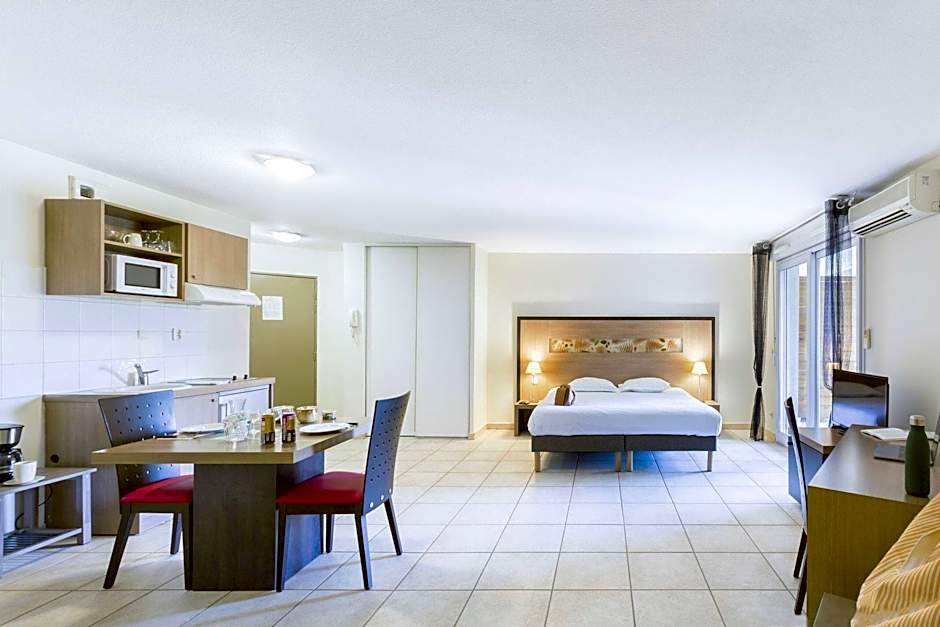 Park & Suites Village Aix-Le Rousset