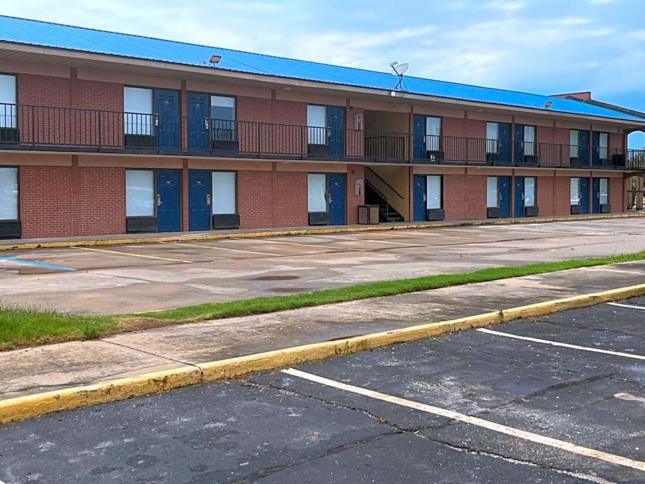 Motel 6 Greenwood, MS