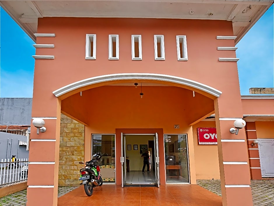OYO 3722 Hotel Mutiara