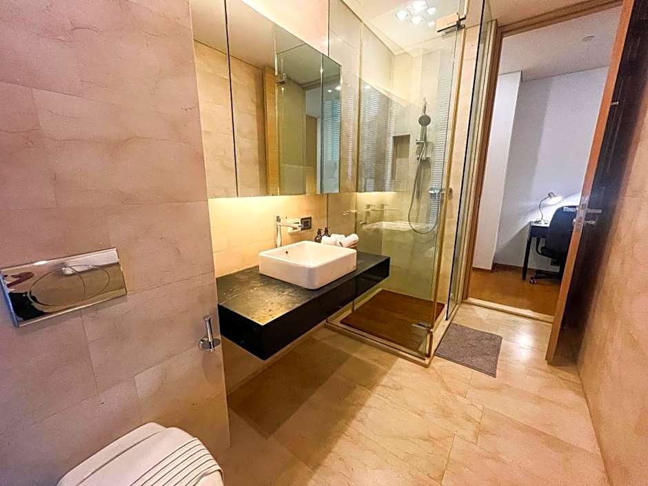 Extravagant Apt 65 sqm 1BR - Ultra Fast Wifi - Silom