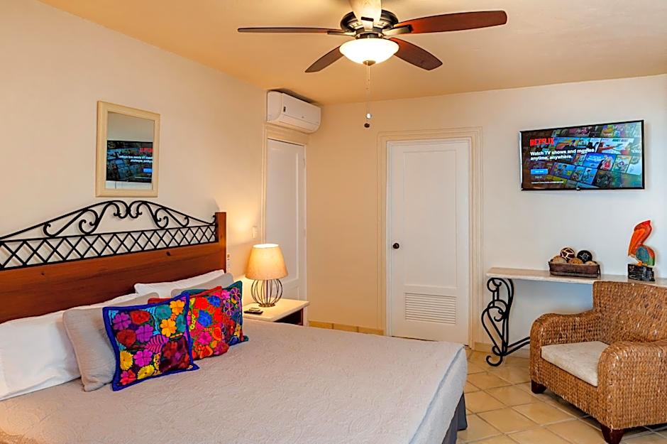 Ocean Front, 3 bedroom, 3 bathroom, Casa Natalia, Playa Esmeralda