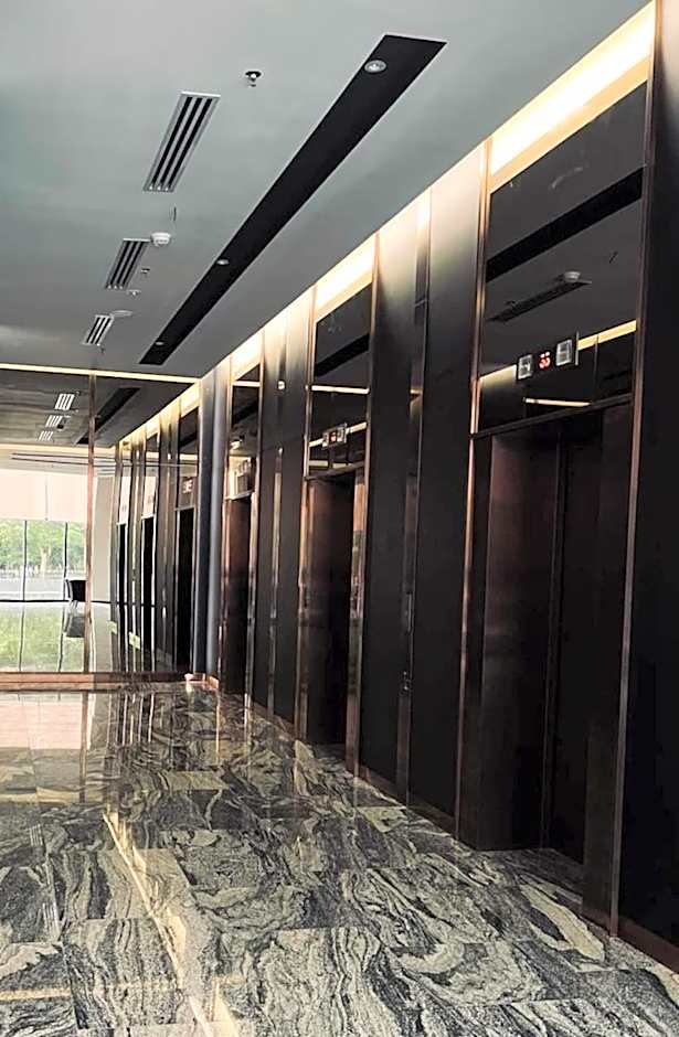 Sky pool 4 star hotel grade stay in i-City