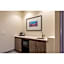 Hampton Inn & Suites Boston/Stoughton