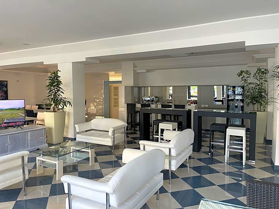 Hotel Athena