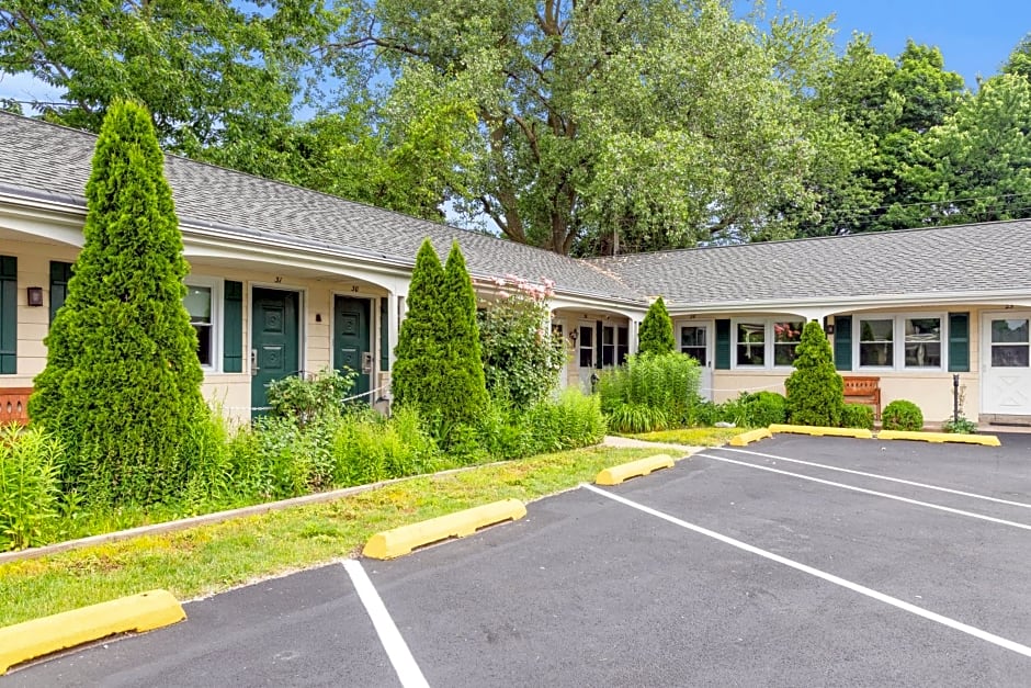 Glass House Inn