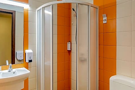 Twin Room with Private Bathroom