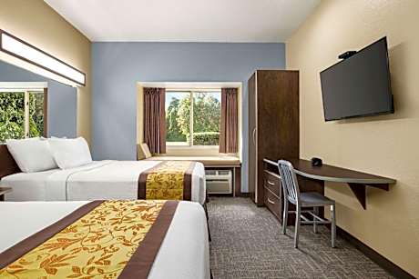 2 Queen Beds Non-Smoking