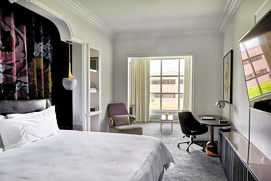 Daxton Hotel Birmingham, Curio Collection by Hilton