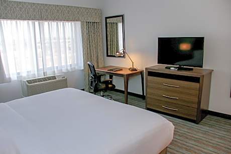 King Room - Hearing Accessible