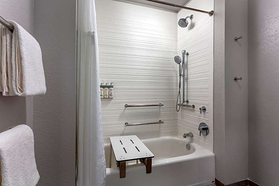 avid hotel North Platte By IHG