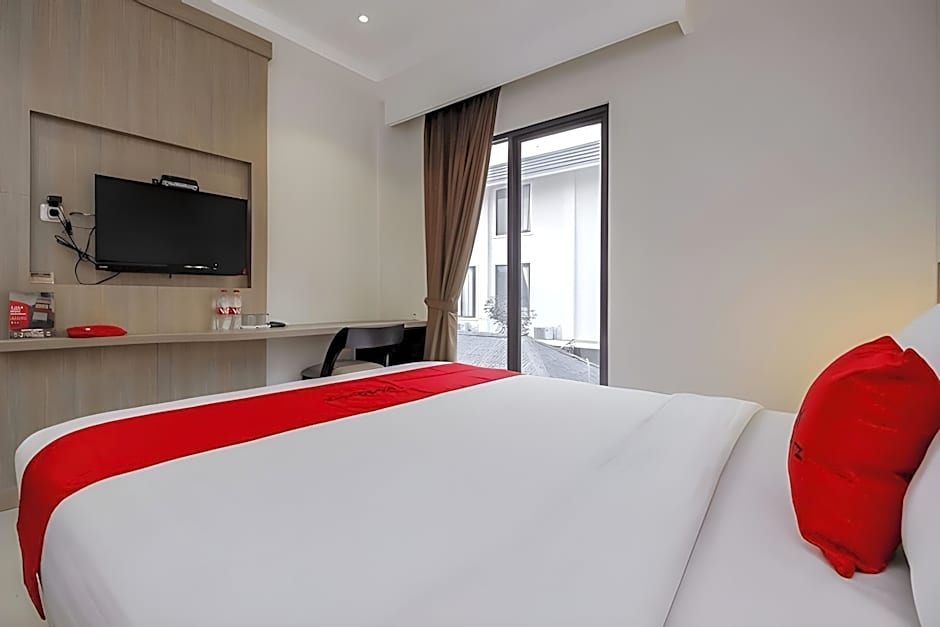 RedDoorz Plus @ TB Simatupang