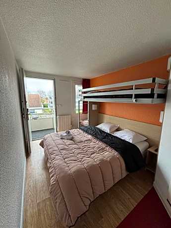 Triple Room (1 Double Bed + 1 Bunk Bed)
