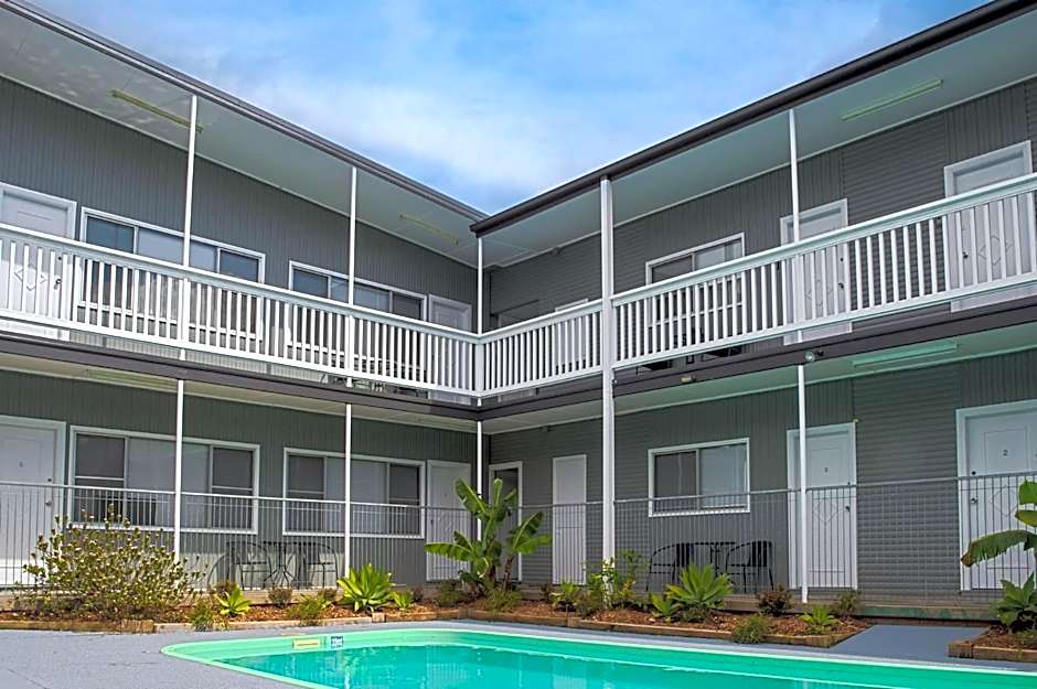 Pacific Motel 05