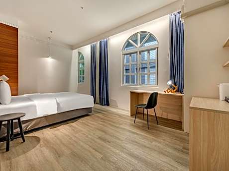 Double or Twin Room (Check-in after 20:00)