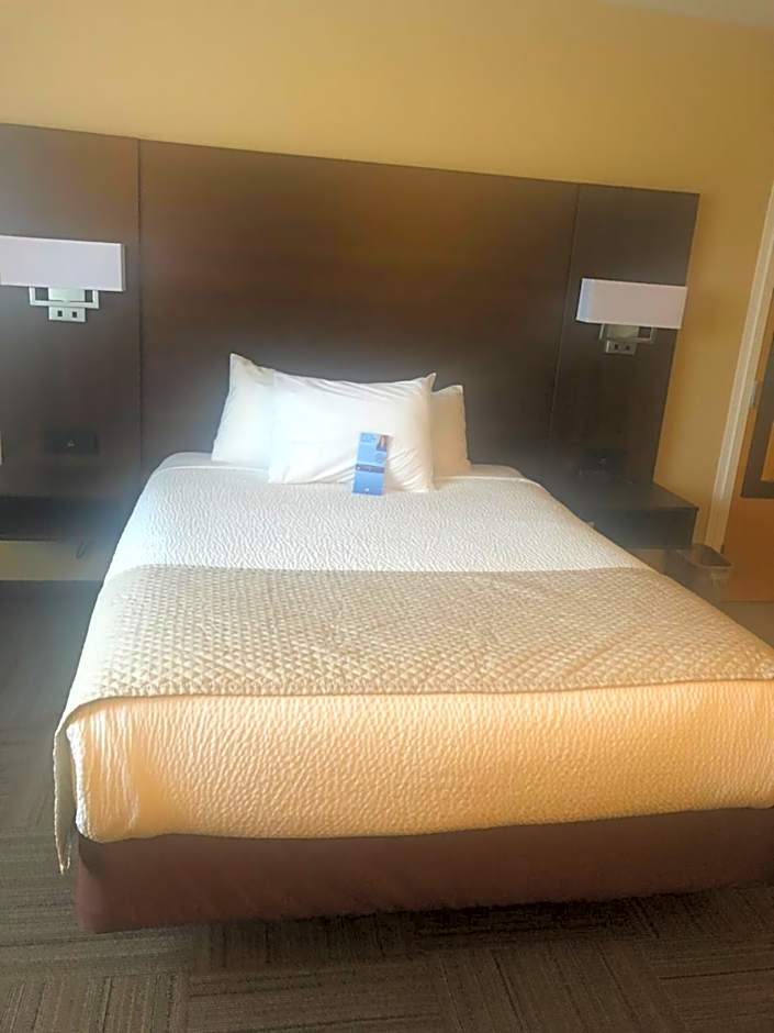 Days Inn by Wyndham Hinton