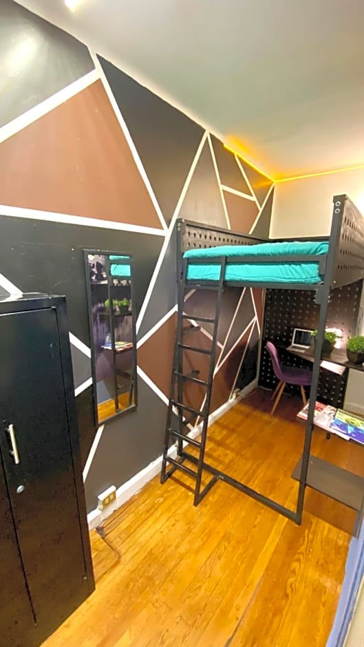 Roomies Hostel Condesa