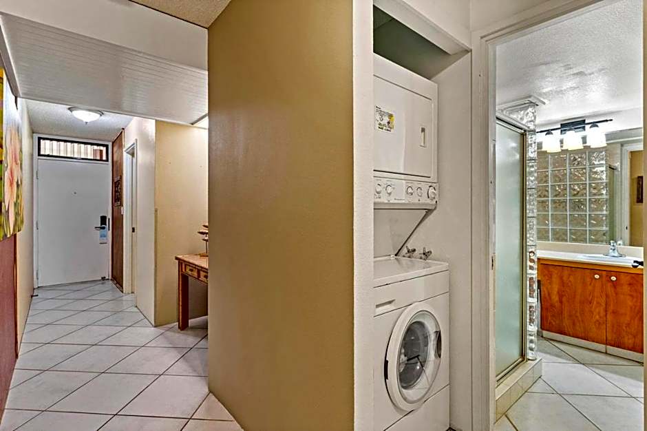 Cozy Condo in Kihei at Kamaole Sands Building 3 Unit 202