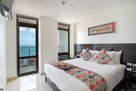 One-Bedroom Beach Front Suite
