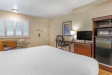 King Room - Non-Smoking
