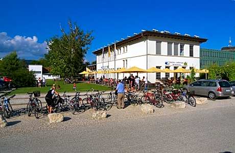 Swiss Hostel Lago Lodge