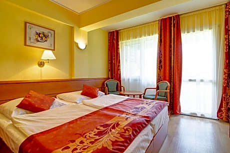 Twin Room with Garden View