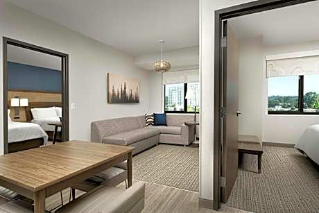 2 Bedroom Suite, Bedroom 1: 1 King, Bedroom 2: 2 Queen, Sofa bed