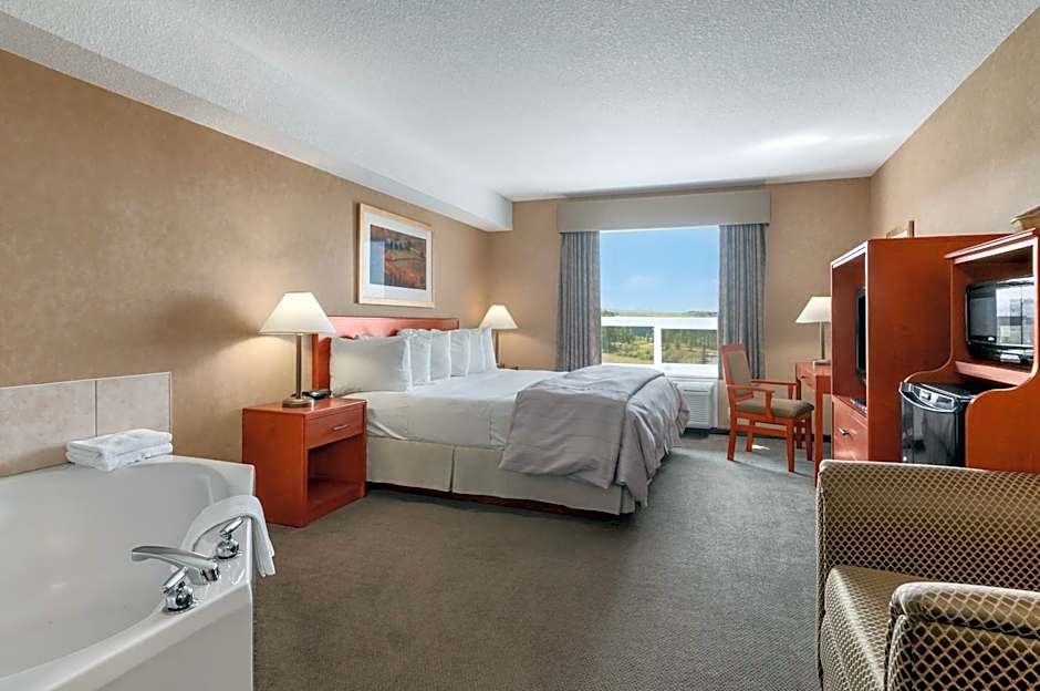 Days Inn & Suites by Wyndham Cochrane