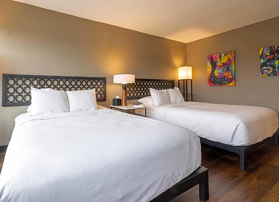 The Highlander Hotel Iowa City, an Ascend Collection Hotel