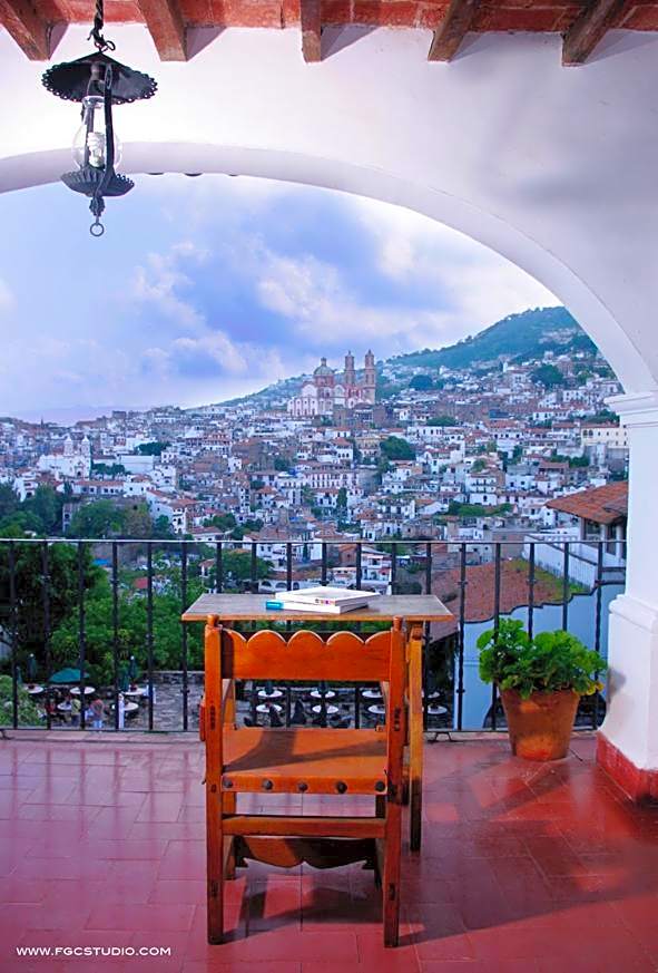 Posada de la Mision, Hotel Museo y Jardin