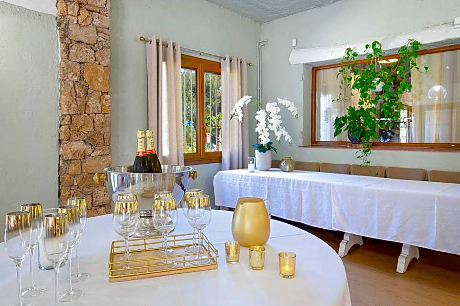 Les Pins Blancs en Provence