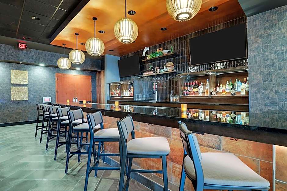 DRURY INN & SUITES MT VERNON