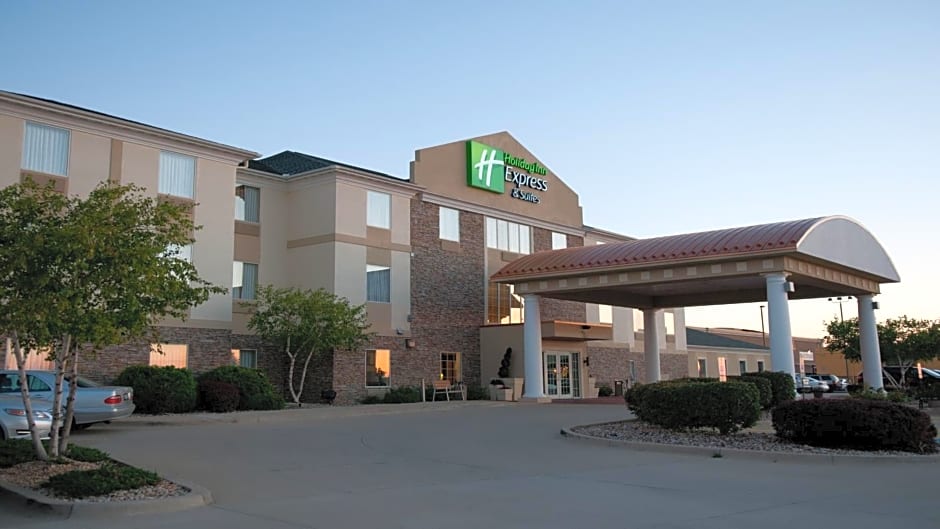 Holiday Inn Express Hotel & Suites Bloomington-Normal University Area