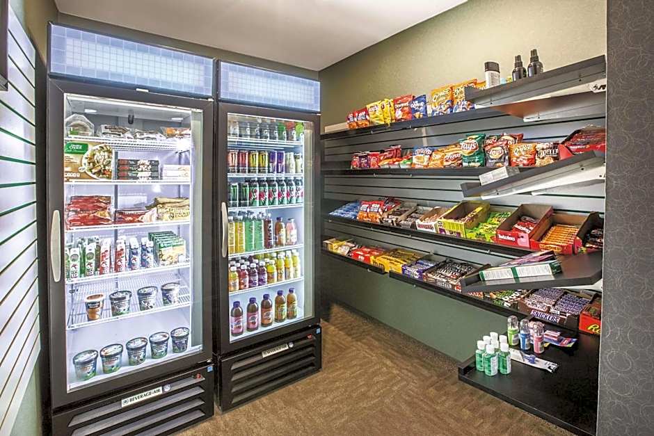 La Quinta Inn & Suites by Wyndham Erie