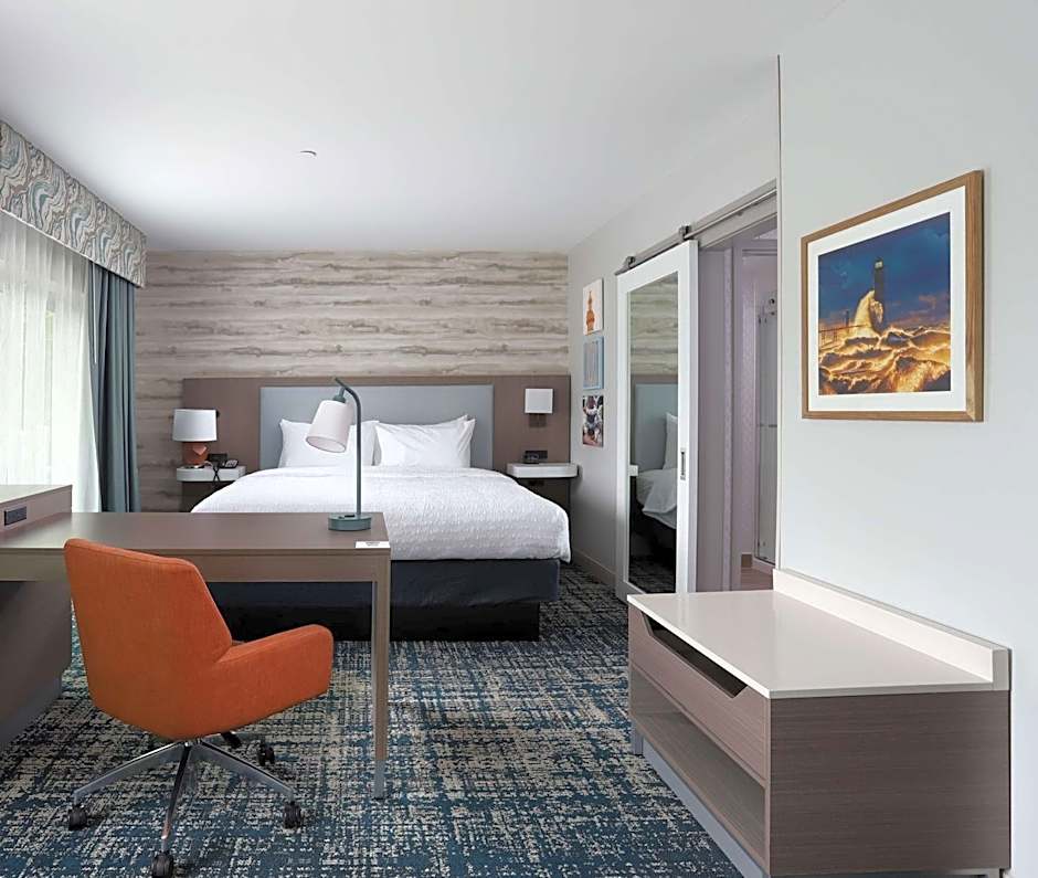 Hampton Inn & Suites Manistee Waterfront