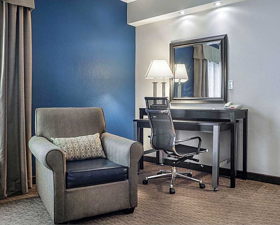 Holiday Inn Express & Suites Laurel Lakes By IHG