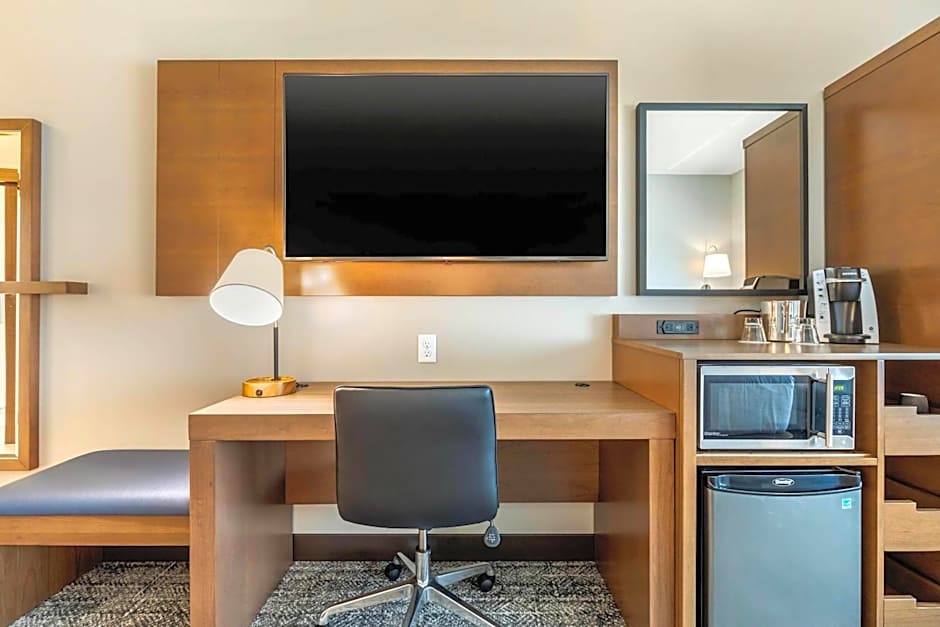 Cambria Hotel Bettendorf - Quad Cities