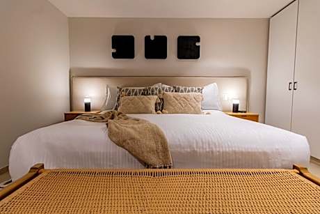 Luxury Penthouse, 1 Bedroom, Terrace, Park View