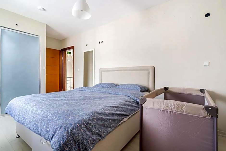 Comfortable villa with garden in “Urla İskele”