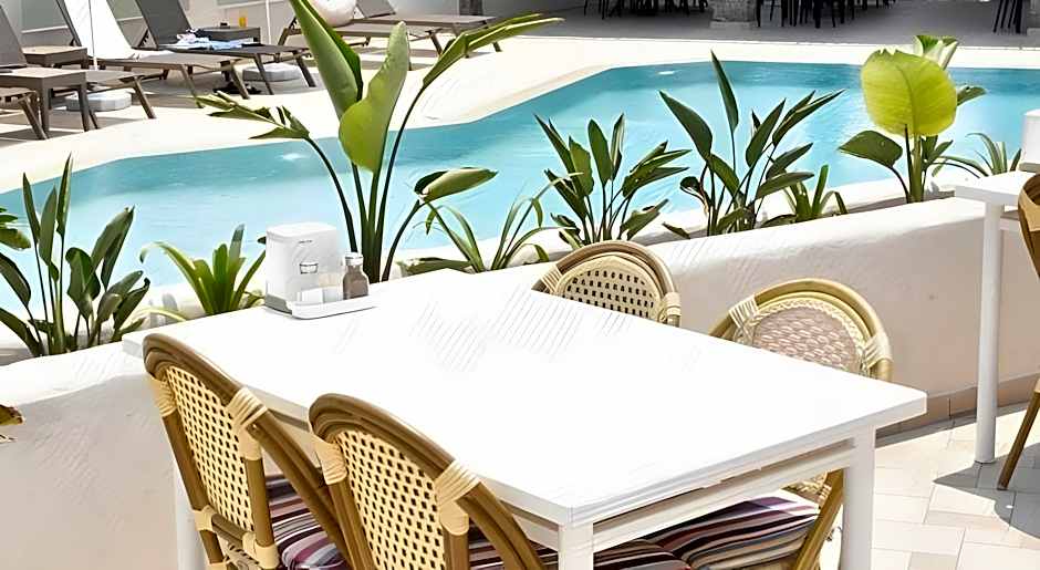 Magic Tulip Hotel