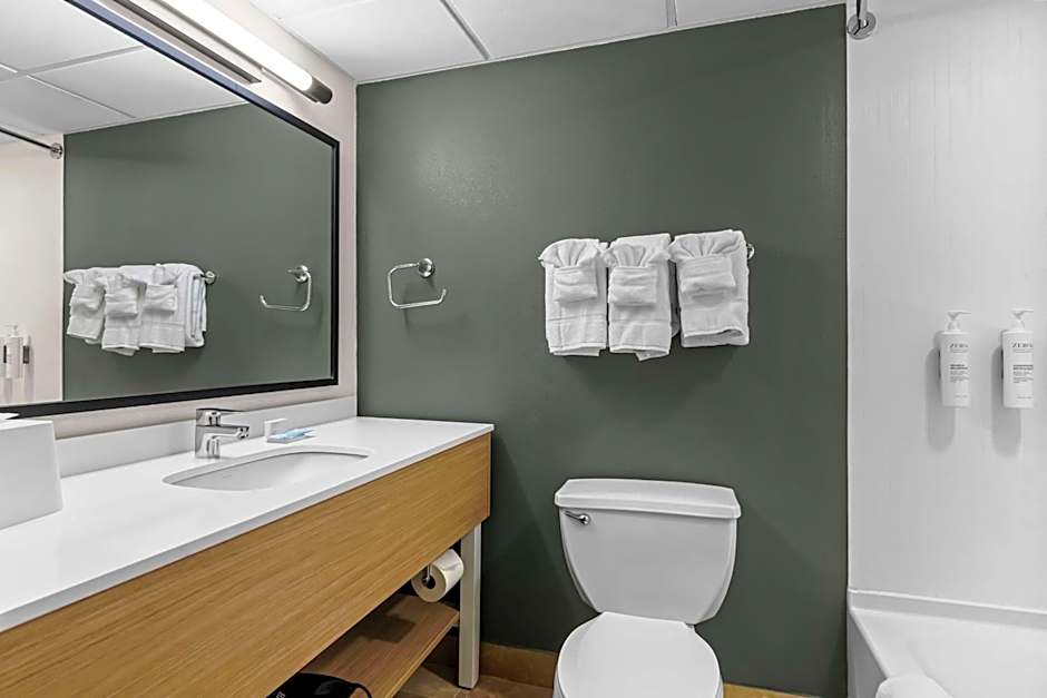 Spark by Hilton Bensalem Philadelphia