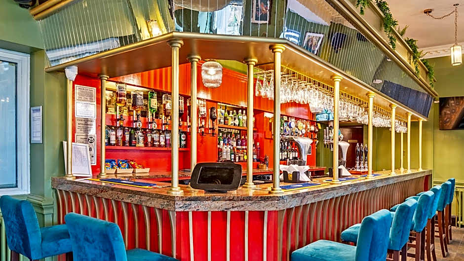 Uno Thames Hotel