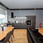 Akureyri Lux Apartments with hot tub access