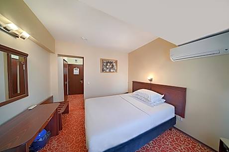 Economy Room Capacity 1