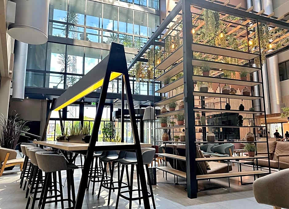 Skyline Airport Hotel