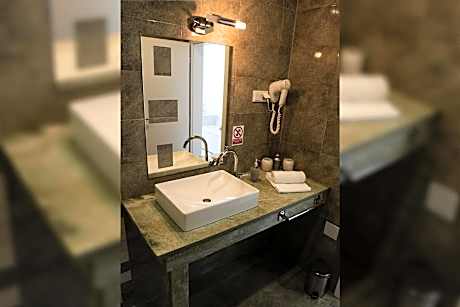 Twin Room - Disability Access