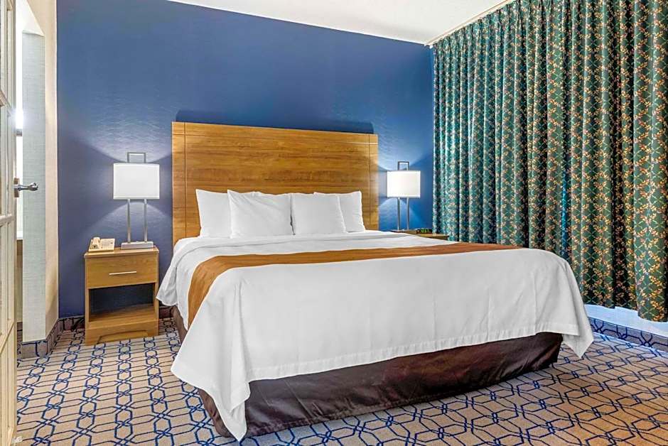 Quality Suites Whitby