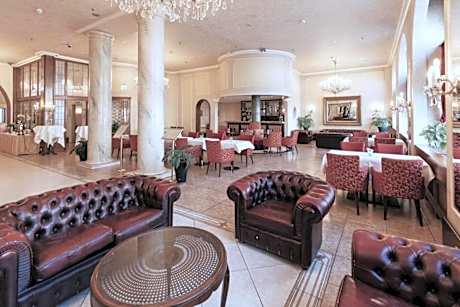 Hotel Monopol - Central Station
