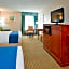 Holiday Inn Express Hotel & Suites Fredericksburg