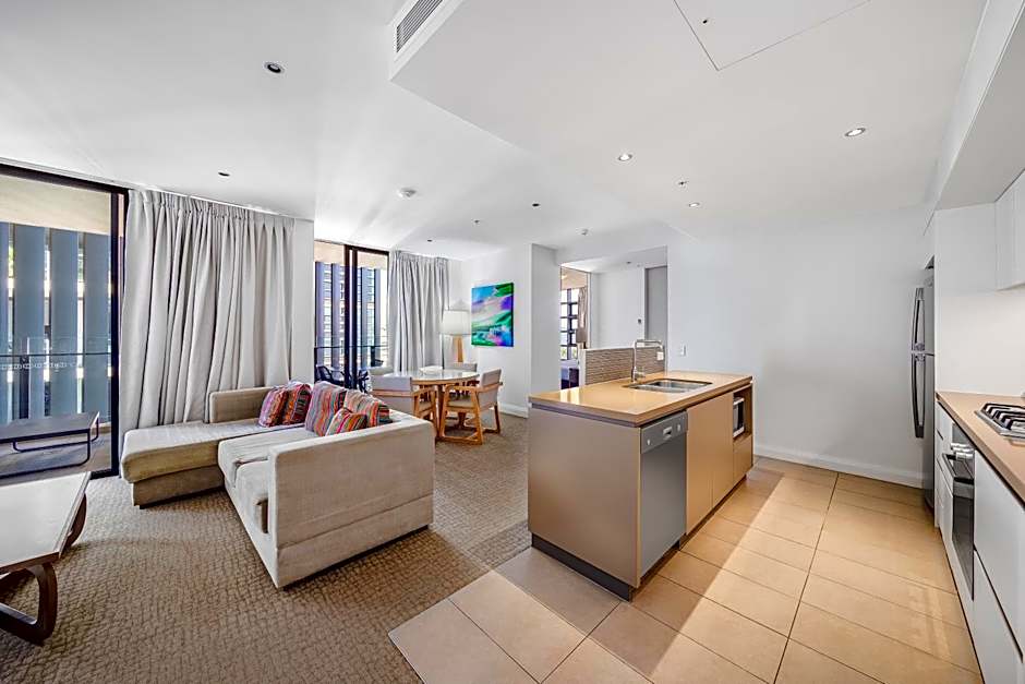 Oaks Redcliffe Mon Komo Suites