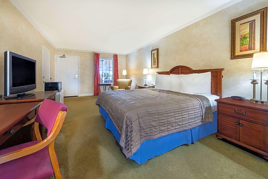 Howard Johnson Burlington – Burlington, IA